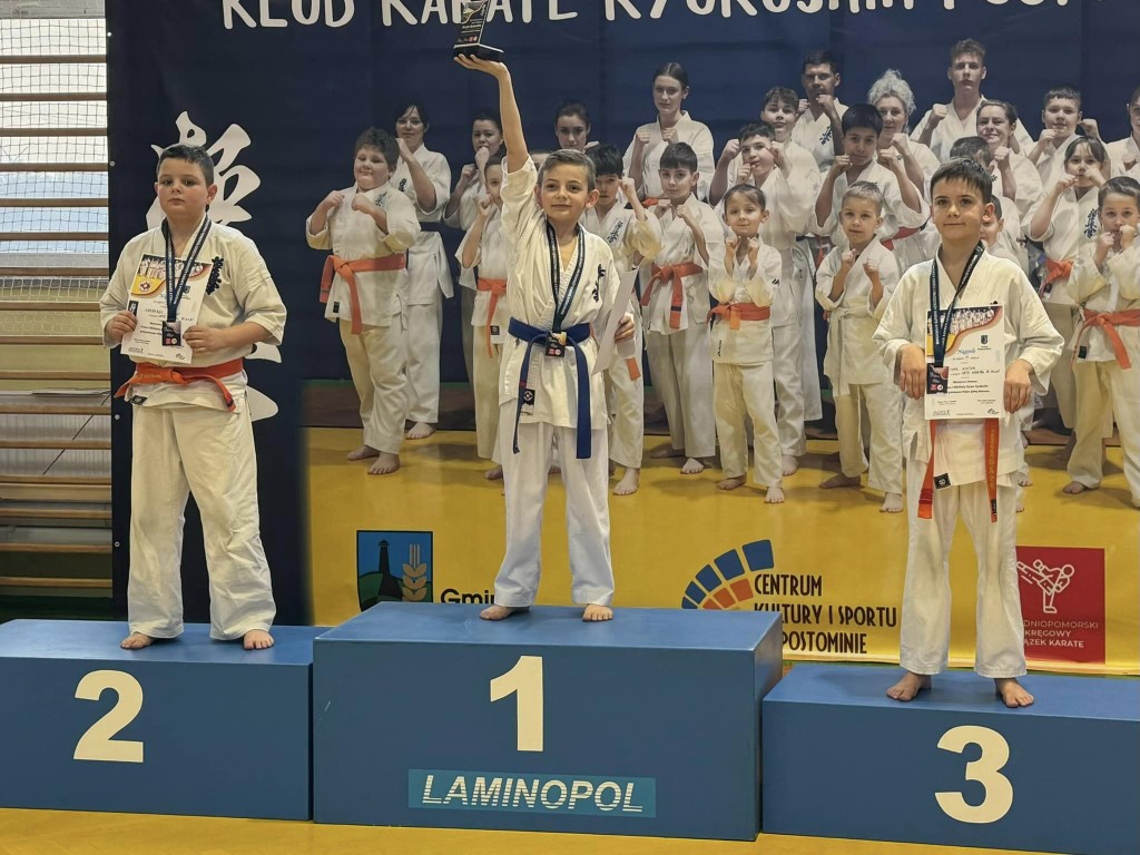 Świetny start karateków w Mistrzostwach Pomorza. Zdobyli 16 medali 7