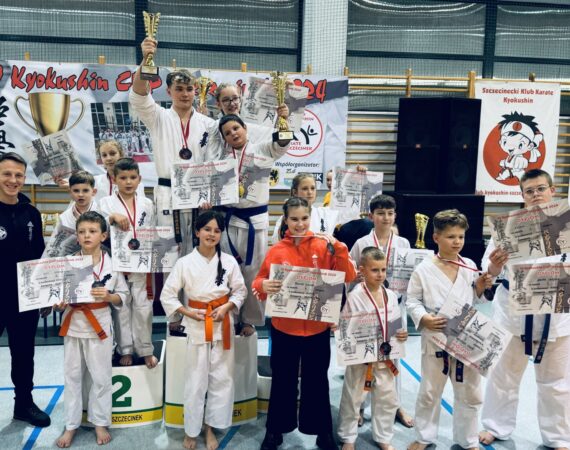 17 medali medali karateków w IV Kyokushin Cup