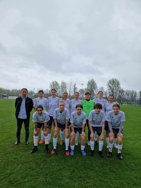 Miłe niemiłego początki. 4