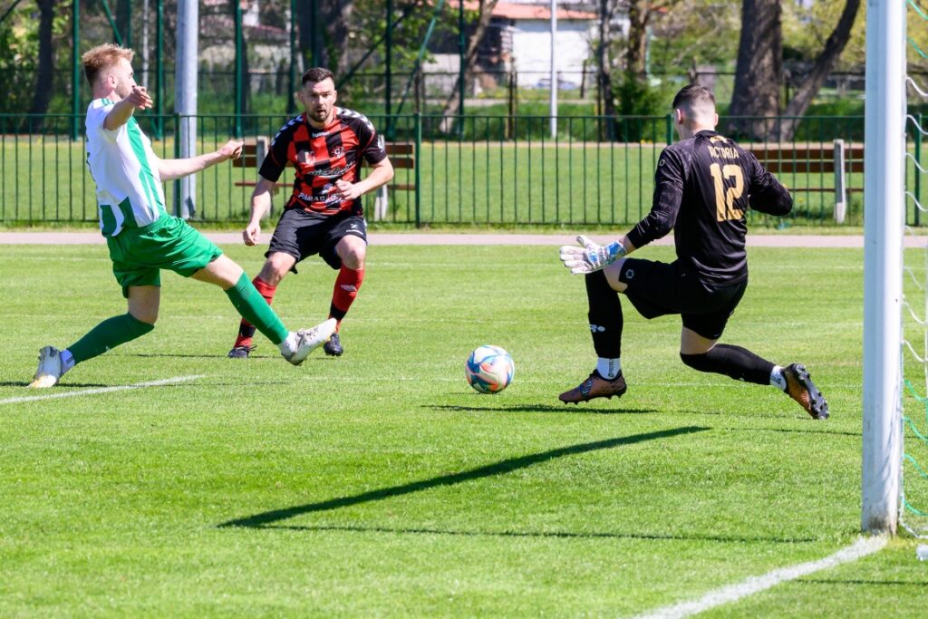 Seniorzy Victorii Gryf Polanów 9
